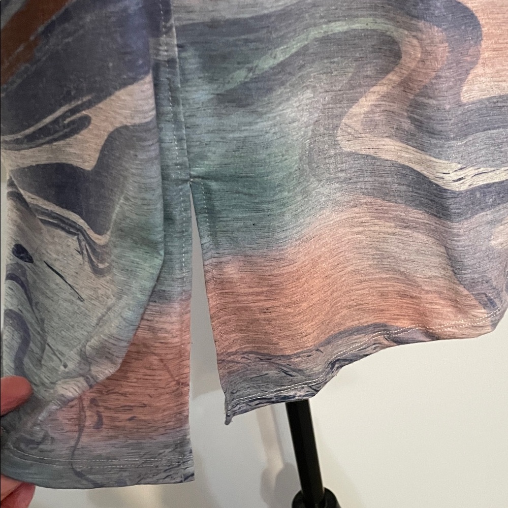 CJ Banks Women's Multicolor Abstract Top - Picture 6 of 8